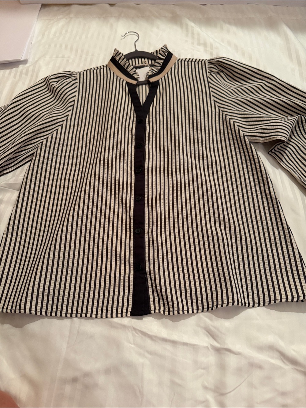 JODIFL Black & White Striped Long-Sleeve Dress Shirt - Picture 7 of 16